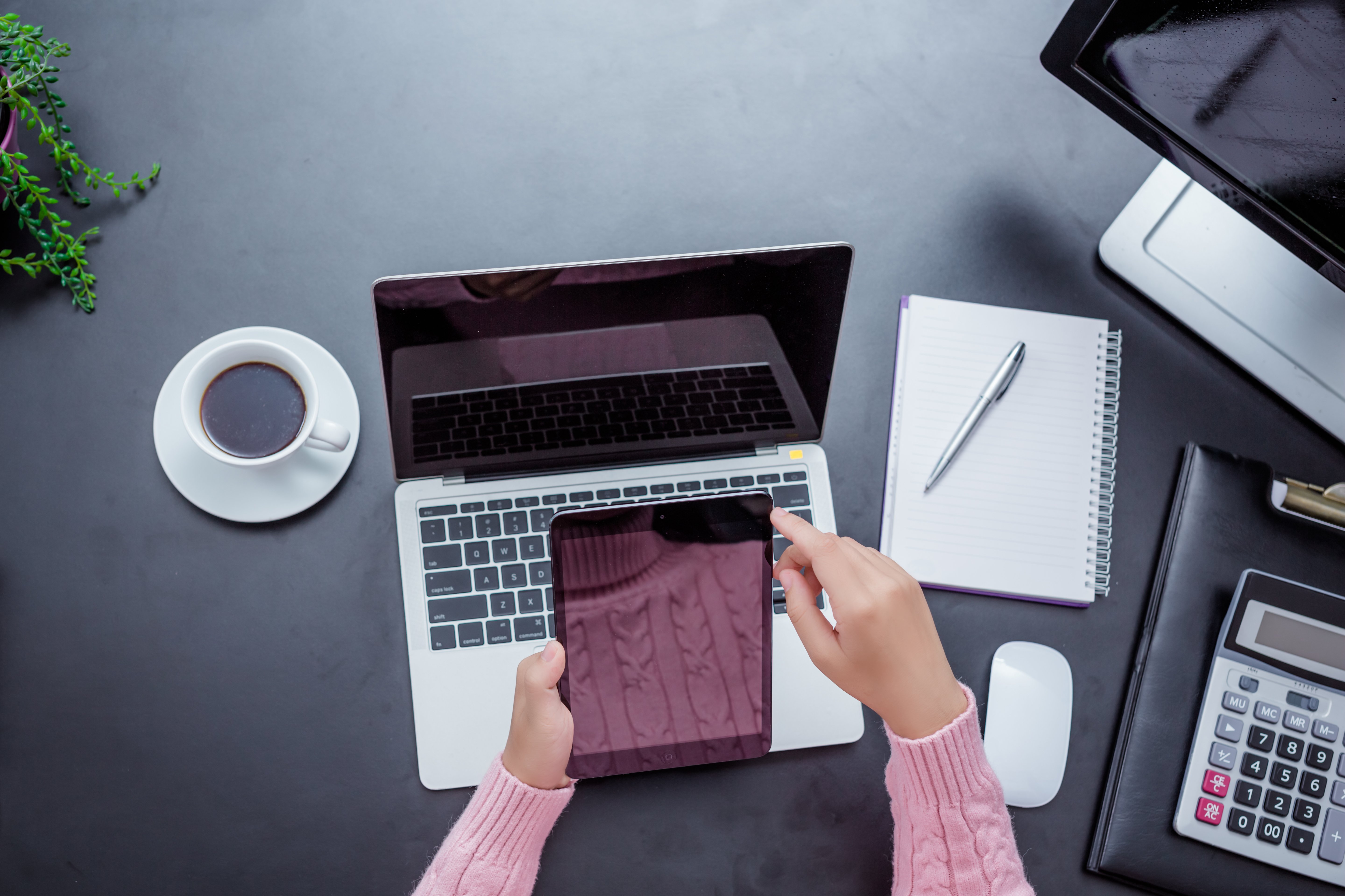 young-woman-working-office-1